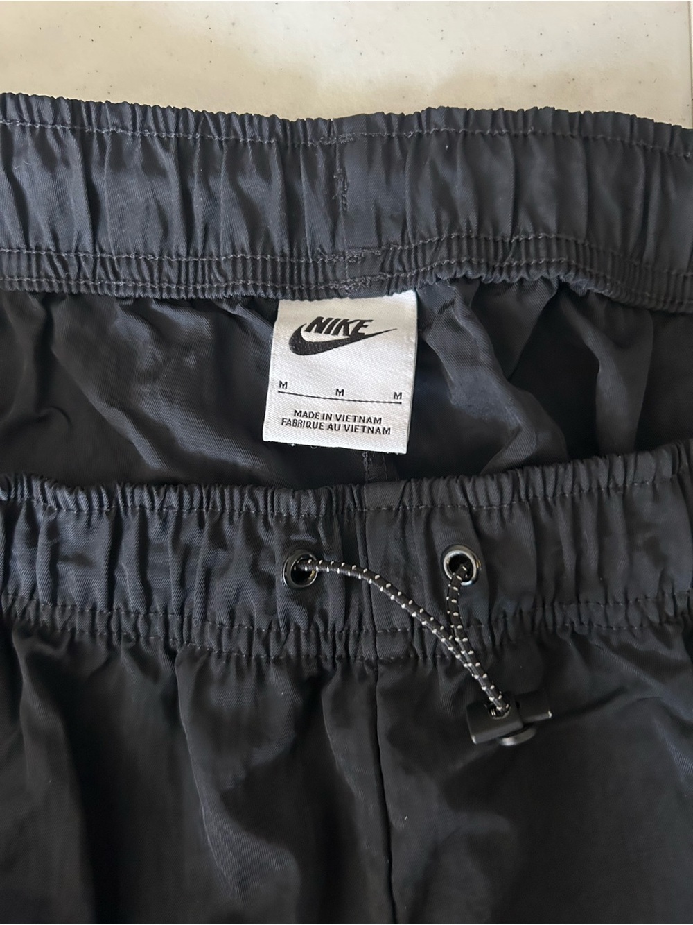 Nike Women’s Black Cargo Pants - Picture 4 of 4